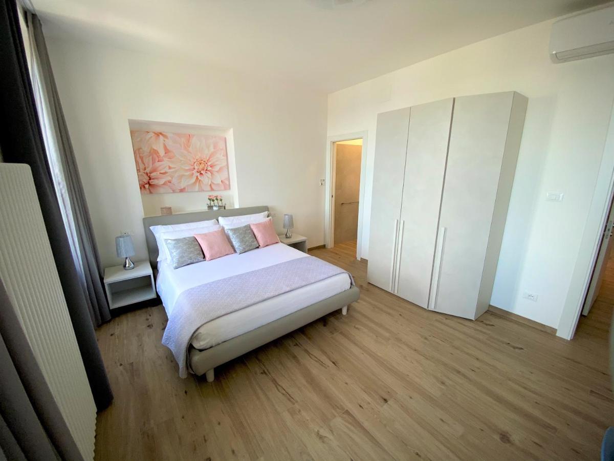 Five Flowers Guest House ตรีเอสเต ภายนอก รูปภาพ